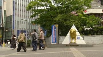 新宿駅前 “ガオー”と吠える「ライオン像」、NHK ドキュメント72時間 7月4日放送