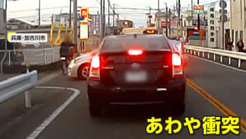 「うぉぉ！あぶね！」信号無視で突っ込む車…交差点で“あわや衝突”の危険な瞬間　自転車と接触ギリギリで急停止も