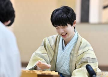 藤井聡太が棋聖戦6連覇　将棋タイトルは通算30期