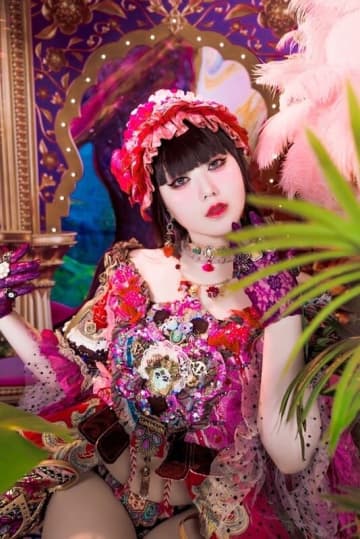 アーバンギャルドの浜崎容子、今秋リリース予定のソロアルバムより先行シングル『Snouflake Girls』を6月30日（月）24:00より配信開始