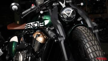 水冷250cc・V型2気筒のカスタムクルーザー「ナポレオンボブ250」日本上陸ほぼ確！ 独自のサスペンションを持つ怪クルーザー