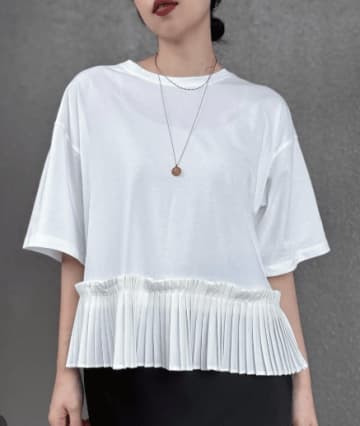 技アリ白Ｔでさりげなくお腹をカムフラージュ。Ｔシャツインの着こなしに抵抗がある人、必見です【40代の毎日コーデ】