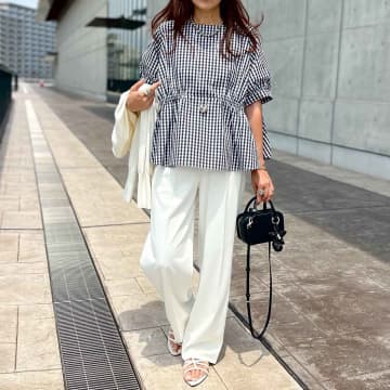 【GUの淡色パンツ】が夏にいいかも！ 40・50代が参考にしたい「上品コーデ」