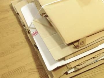 一番ラクな段ボールの縛り方。「もうひっくり返さなくていいの！？」「最強じゃん♪」