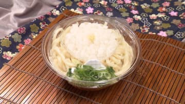 “うどん市場”の競争激化　セブン－イレブン“できたてでなくともおいしい”麺作り目指す工場の最新技術を独自取材　足踏み・伸ばすの“職人の技”を機械で再現
