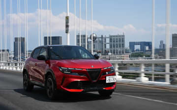 アルファ ロメオ待望のコンパクトSUV「ジュニア」に乗った！ 48Vマイルドハイブリッド「イブリダ」の印象は？