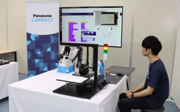 パナソニック、ロボット導入期間を最大50％削減する「ロボット現場導入サービス」発表会 自動倉庫での利用デモなども実施