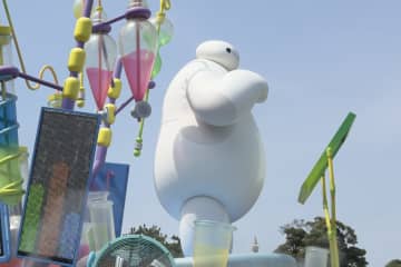 ミセスのコラボ楽曲でパレードもパワーアップ！　「ベイマックスのミッション・クールダウン」でびしょ濡れになってきた
