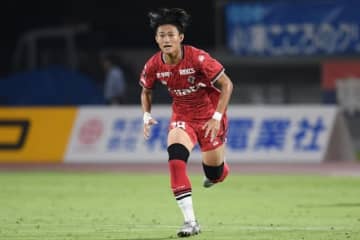 「17歳とは思えない冷静さ、技術の高さ」小野伸二が現役高校生FWの圧巻ゴラッソを称賛！「間接視野でキーパーも見てのゴール」