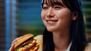 守屋麗奈（櫻坂46）出演、「ビッグマック」×「I feel Coke」コラボCM放映開始