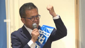 「市民の声を聞く姿勢」が勝利の鍵　1000回超の街頭活動　 担当記者が分析した出町新市長「現職撃破」の理由