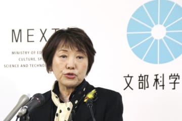 教室内の防犯カメラ「議論ある」　わいせつ事案相次ぎ文科相