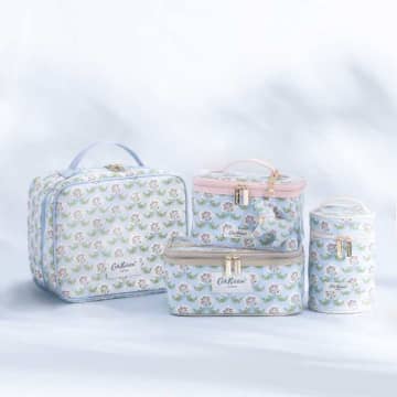 Cath Kidston×石井美保さんのコラボポーチが登場♡注目の限定デザイン