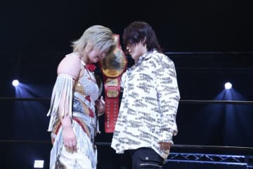 【ノア】彩羽匠がビクトリア弓月を相手に貫禄の初防衛！真紅のバラを携え林下詩美が電撃登場「戦えるのを楽しみにしています」7・16後楽園で一騎打ちへ