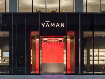 あばれる君＆サンシャイン池崎が“最新美容家電”を体験　銀座のヤーマン旗艦店で大盛り上がり