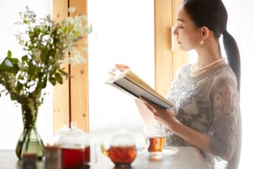 「持つべきものは裕福な両親」海外駐在のあてが外れても、再婚相手を選ぶ側の50歳女性の”優越感”