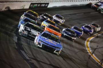 インシーズン・チャレンジ初戦でチェイス・エリオットが大逆転。44戦ぶりの復活勝利／NASCAR第18戦