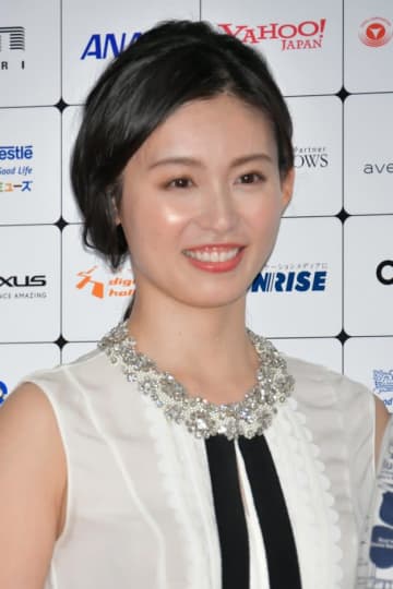 本仮屋ユイカ、手編みの洋服に絶賛の声「すげえー！！ 上手！！」「完全にプロのクオリティ」