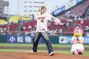 【楽天】SKE48の菅原茉椰さんがセレモニアルピッチ「ワンバウンドしてしまい、とても悔しいです」