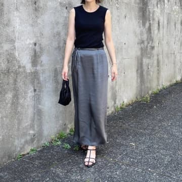 黒タンクトップのレディースコーデ8選！ 周りと差がつく大人の抜け感コーデ特集