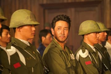チョ・ジョンソク、イ・ソンギュン、ユ・ジェミョンら韓国を代表する演技派俳優たちが勢ぞろい！『大統領暗殺裁判 16日間の真実』場面写真