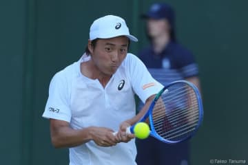 望月慎太郎、2日がかりの激闘を制して2回戦へ。2セットダウンから逆転勝利でグランドスラム初白星[ウィンブルドン]