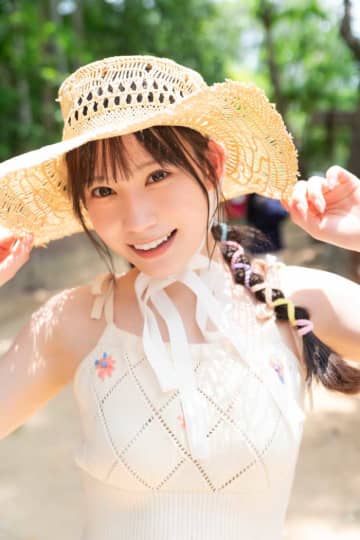 SKE48大村杏、待望の1st写真集♡20歳の記念作が登場！