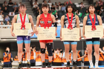 ＜レスリング＞【写真集】2025年明治杯全日本選抜選手権／表彰式（女子）