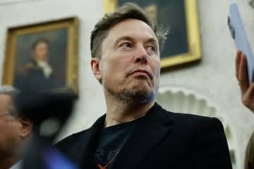 トランプ氏肝いり法案へのマスク氏の批判、米高官が一蹴　「もう誰も取り合っていない」
