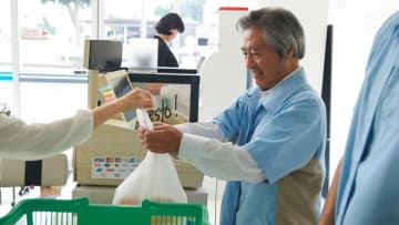 悠々自適な老後を送るはずが…「退職金の3分の1を失いました」銀行員にみせられた“3か月間限定”の甘い夢。平日午前中にコンビニでアルバイトする60代元サラリーマンの無念