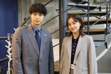 磯村勇斗＆堀田真由、ともにデビュー10年を迎え「挑戦の年になる」　ドラマ「僕達はまだその星の校則を知らない」【インタビュー】
