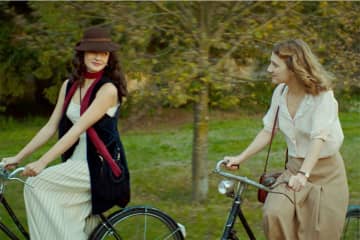 8/1（金）公開、女性同士の真実の愛を描いた映画『美しい夏』。「愛」と「自由」の物語を紡いだラウラ・ルケッティ監督へインタビュー