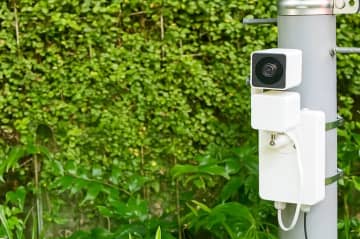 ソラコム、電源さえあればすぐにクラウドカメラを利用開始できる「ソラカメ屋外スターターキット」