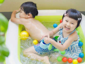 【2025年キッズ水着】お気に入りの1枚、どう見つける？　サイズや種類、機能性もチェック