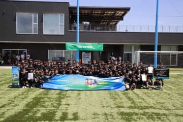 「第1回ハイセンスカップU12」盛大に開催! FCパーシモンが初代王者に