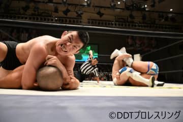 UNIVERSAL王者・鈴木みのるが前哨戦で青木真也に失神させられ錯乱！「青木、次は苦しめ！」