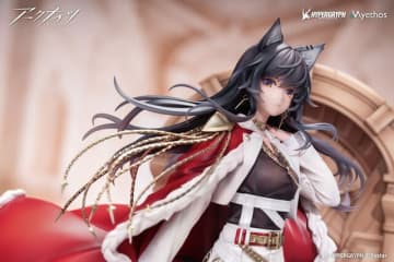 スラリと伸びた美脚から目が離せない！『アークナイツ』深紅のマントを纏った「血掟テキサス」フィギュアが圧倒的存在感