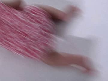 ハイハイレースに出場した赤ちゃんの写真が話題　「笑った」「躍動感すごい」