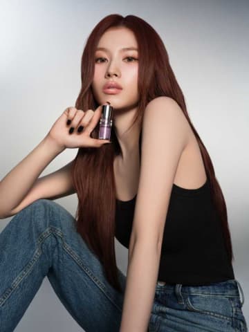 SANAが魅せる♡YSL BEAUTY「ラブシャイン グロスプランパー」新登場