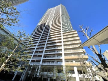 アーバンドックパークシティ豊洲タワーA 52階｜「豊洲」駅徒歩6分。「ららぽーと豊洲」地下直結。最上階のプレミアムフロアのワイドスパンバルコニーで眺望良好。