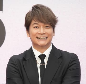 香取慎吾、初の全国ソロツアーに草彅剛らが訪問⇒オフショットにファン「いい顔してる」「楽しさあふれちゃってる」