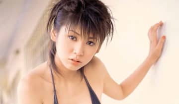 洗脳され20kg激太り…23歳で引退した元“伝説のグラドル”小阪由佳（40）、現在の仕事に驚きの声「ええ！？」