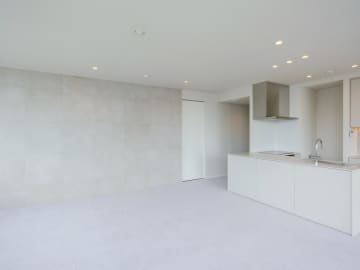 シティフロントタワー 25階｜「月島」駅徒歩6分。コンシェルジュサービス付き。1階にスーパーあり。113㎡、約26帖の広々LDK。2面バルコニーのある角住戸