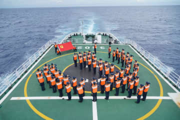 黄岩島付近海域で中国共産党１０４周年祝賀行事　海警局艦艇
