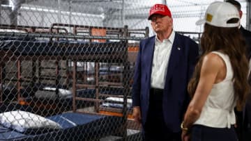 ワニに襲われる可能性も…トランプ大統領が「アリゲーター・アルカトラズ」を視察　民主党など「非人道的」と反発