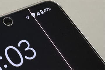 [みんなのケータイ]「Pixel 8」のディスプレイにまっすぐ縦線が入ったので修理に出します