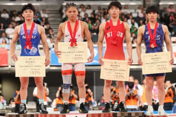 ＜レスリング＞【写真集】2025年明治杯全日本選抜選手権／表彰式（男子フリースタイル）