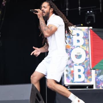 グランストンベリーで物議をかもしたボブ・ヴィラン、「声に挙げたことで標的に」