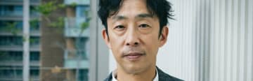 『逆火』主演・北村有起哉、元朝ドラヒロイン妻と二人三脚で子育てに対峙。夫婦共演も「まず“撮影日子どもどうする？”という相談」