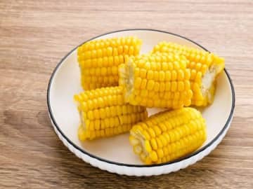 もう歯に詰まらない！【とうもろこし】のスマートな食べ方。これは感動♡
